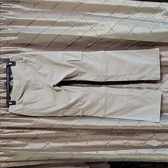 EUC- REI Co-op- Rendezvous Convertible Cargo Pants- Full or Capri Length - Picture 6 of 8